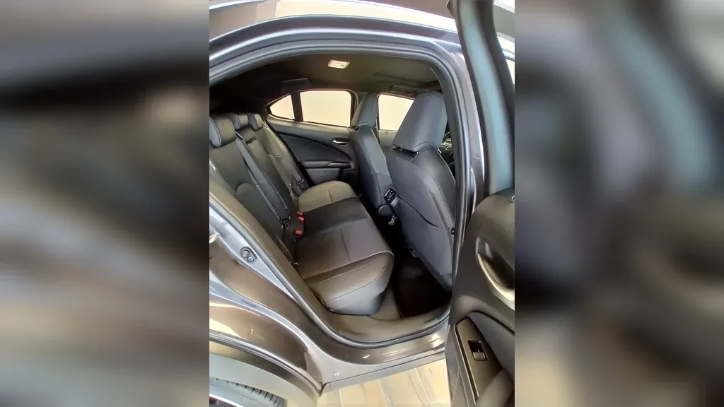 Lexus Ux 300e - Imagem 9