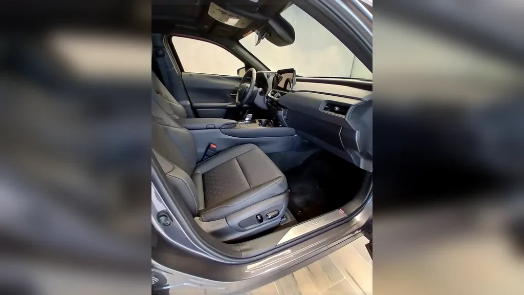Lexus Ux 300e - Imagem 10