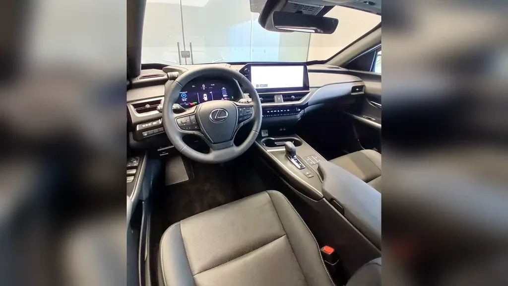 Lexus Ux 300e - Imagem 12