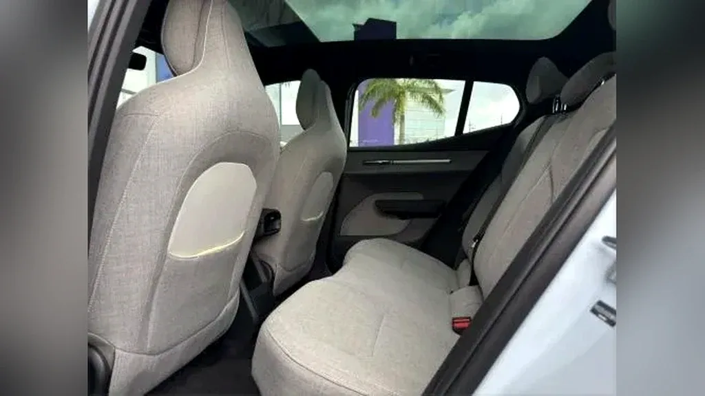 Volvo EX30 - Imagem 13