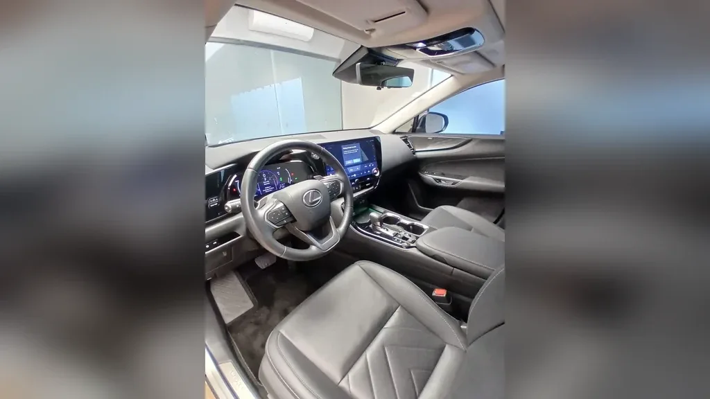 Lexus Nx 450h+ - Imagem 13