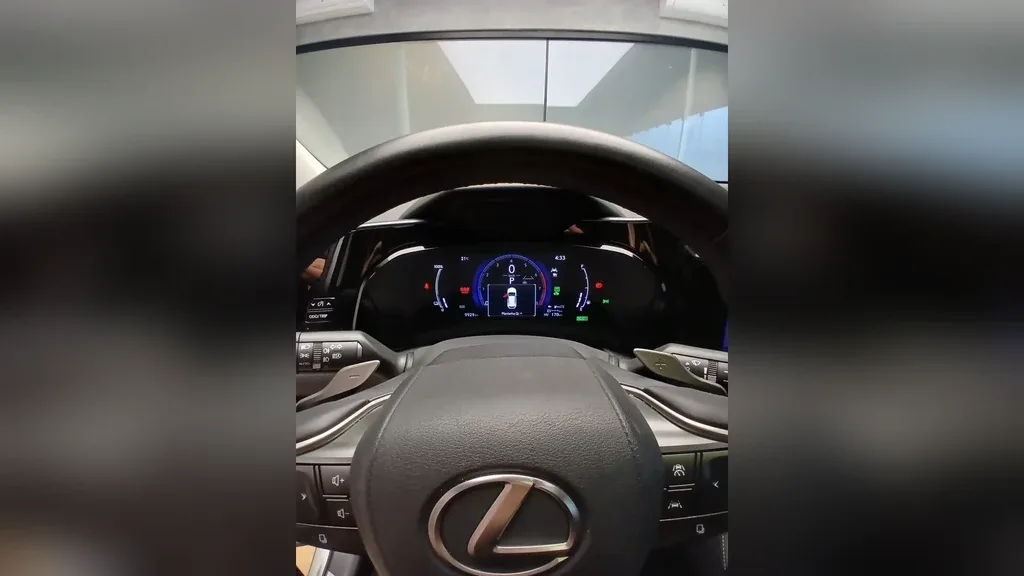 Lexus Nx 450h+ - Imagem 17