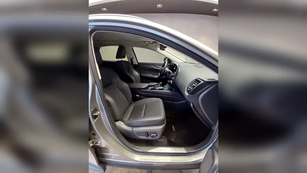 Lexus Nx 450h+ - Imagem 20