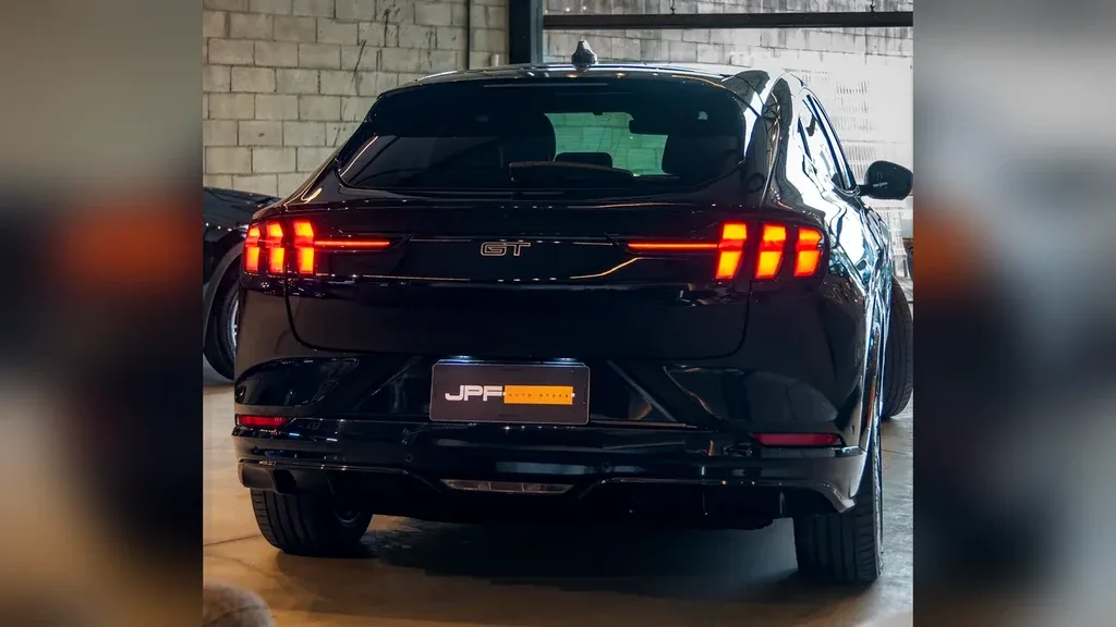 Ford Mustang Mach-e - Imagem 4