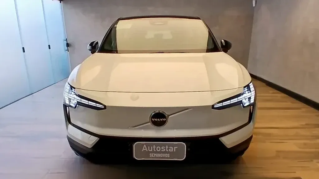 Volvo EX30 - Imagem 2