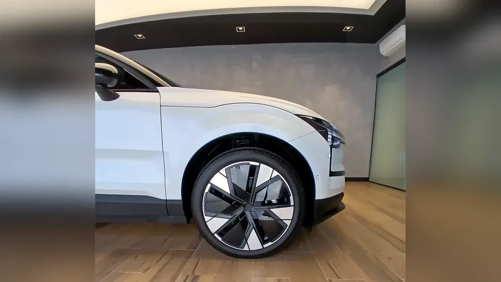 Volvo EX30 - Imagem 8