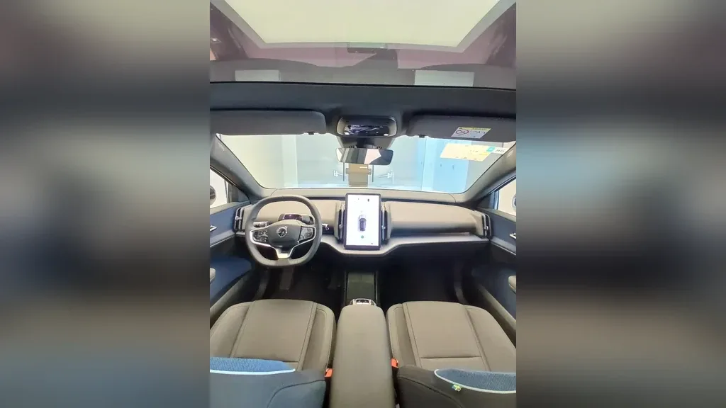 Volvo EX30 - Imagem 13