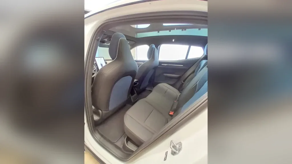 Volvo EX30 - Imagem 15