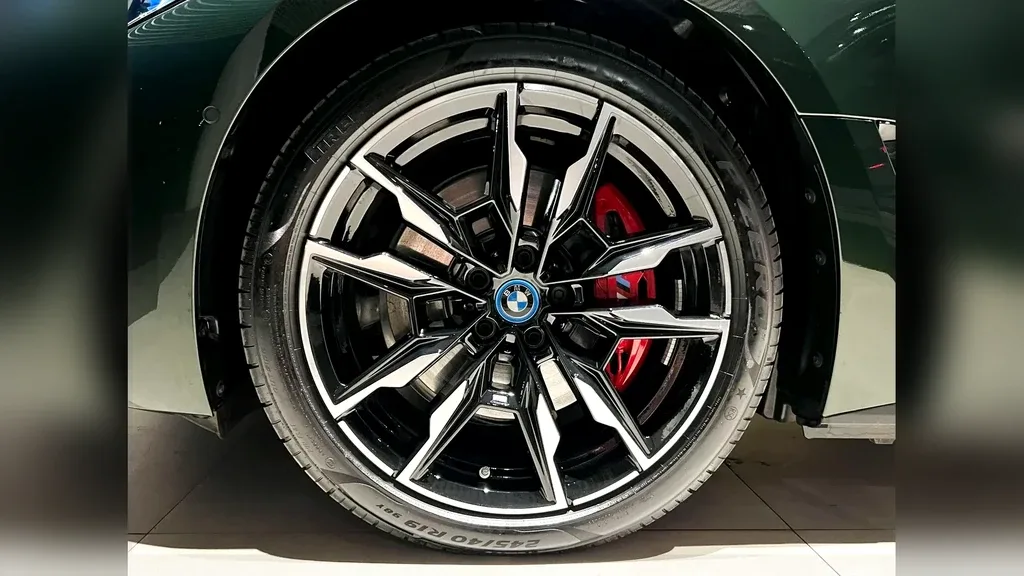 BMW I4 M50 - Imagem 5