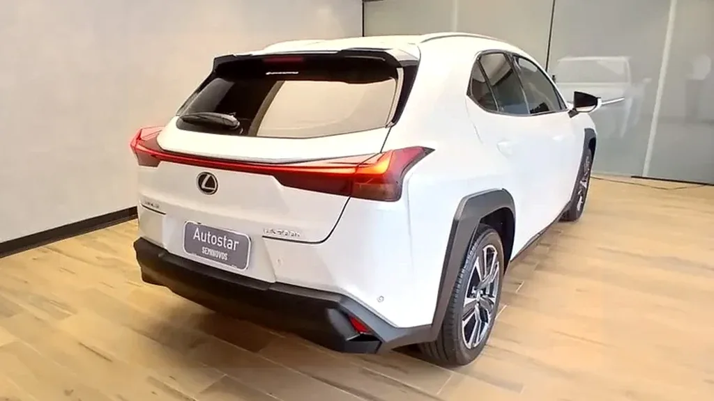 Lexus Ux 300e - Imagem 7