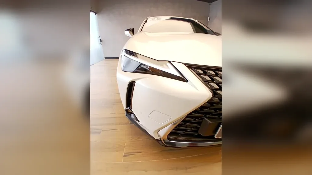 Lexus Ux 300e - Imagem 9