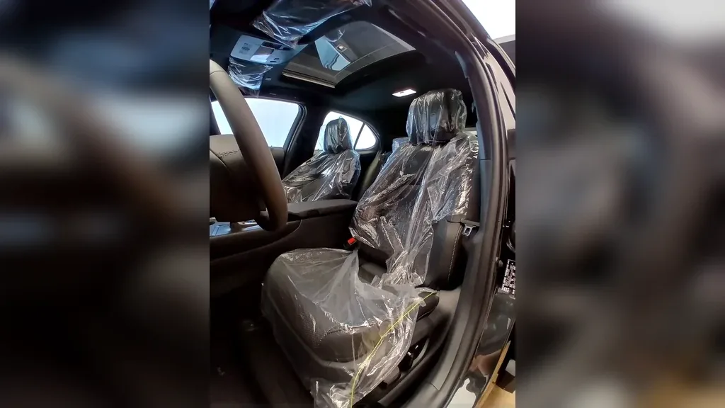 Lexus Ux 300e - Imagem 12