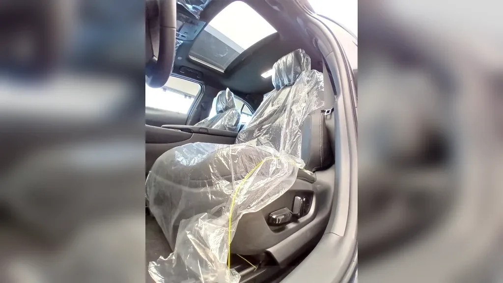 Lexus Ux 300e - Imagem 17