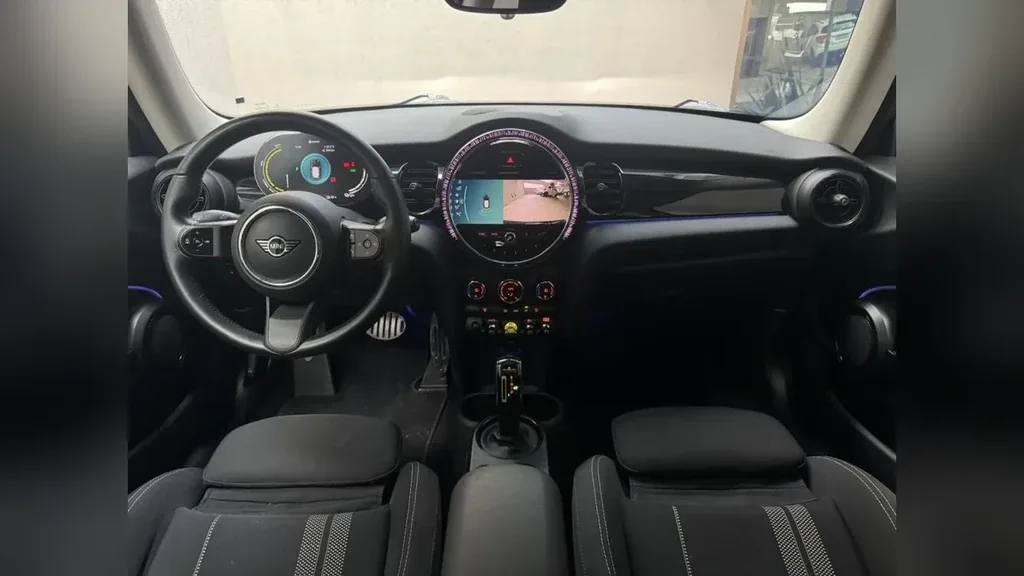 Mini Cooper SE - Imagem 16