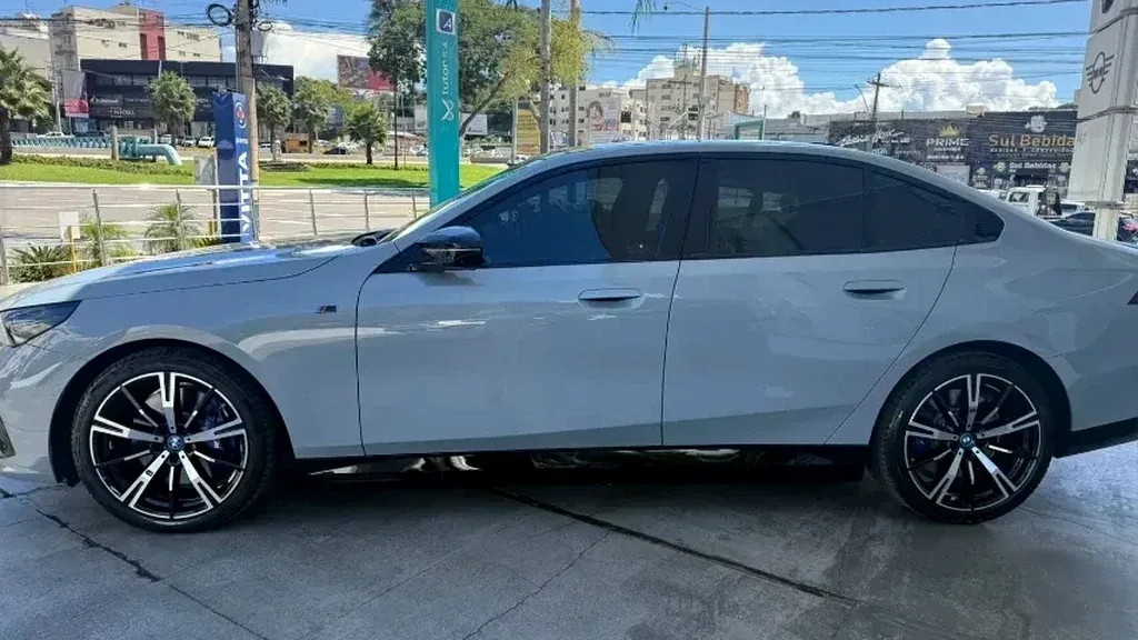 BMW I5 M60 - Imagem 4