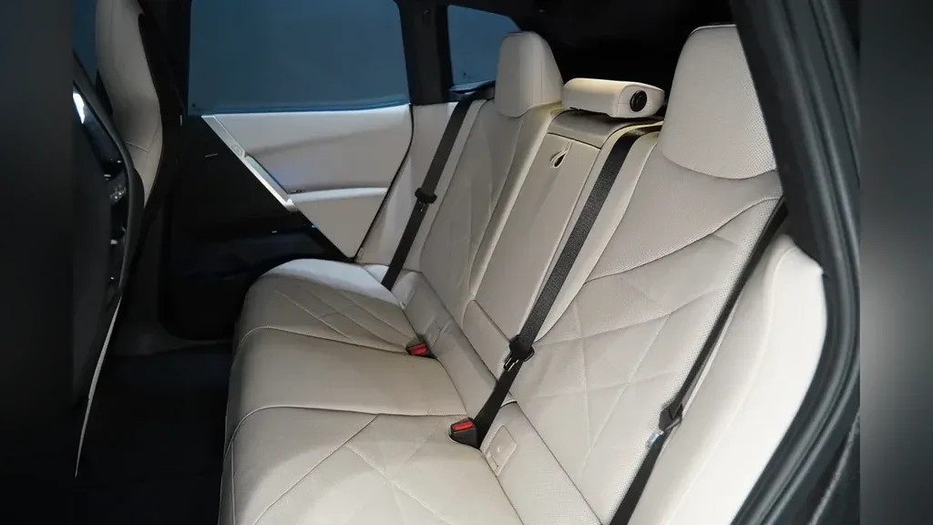 BMW Ix - Imagem 12