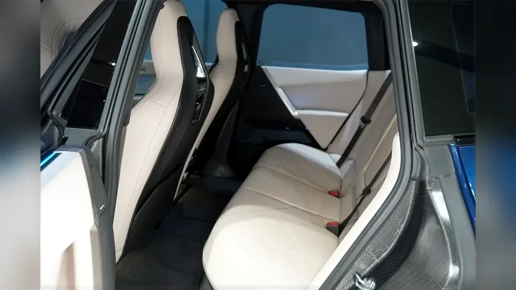 BMW Ix - Imagem 13