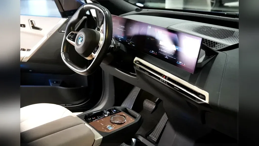 BMW Ix - Imagem 17