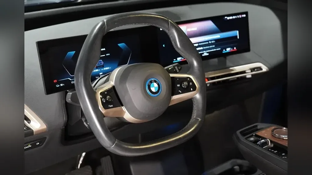 BMW Ix - Imagem 18