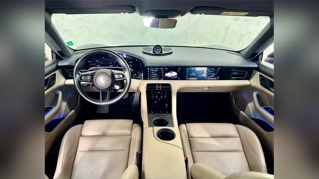 Porsche Taycan - Imagem 18