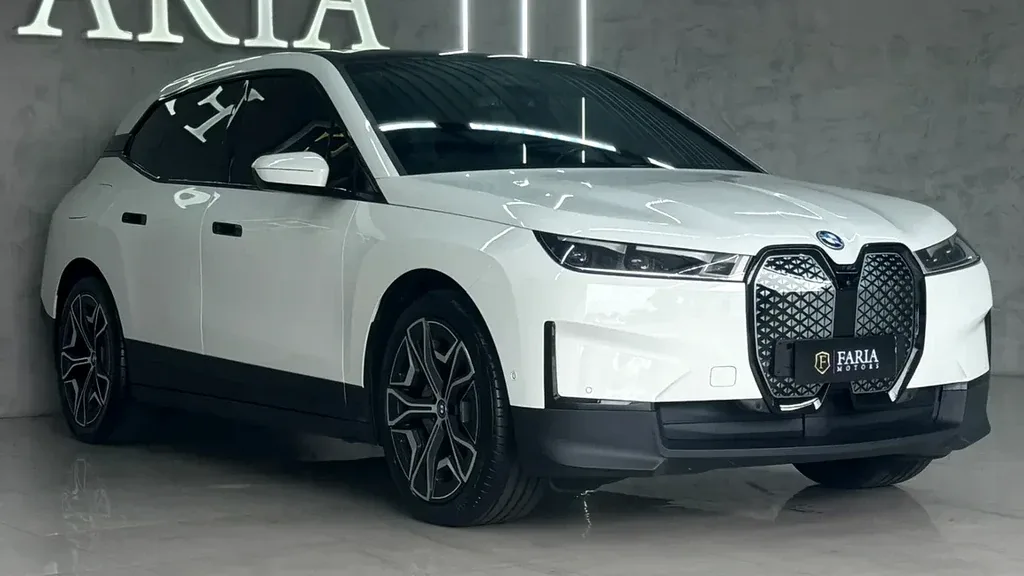 BMW Ix - Imagem 3