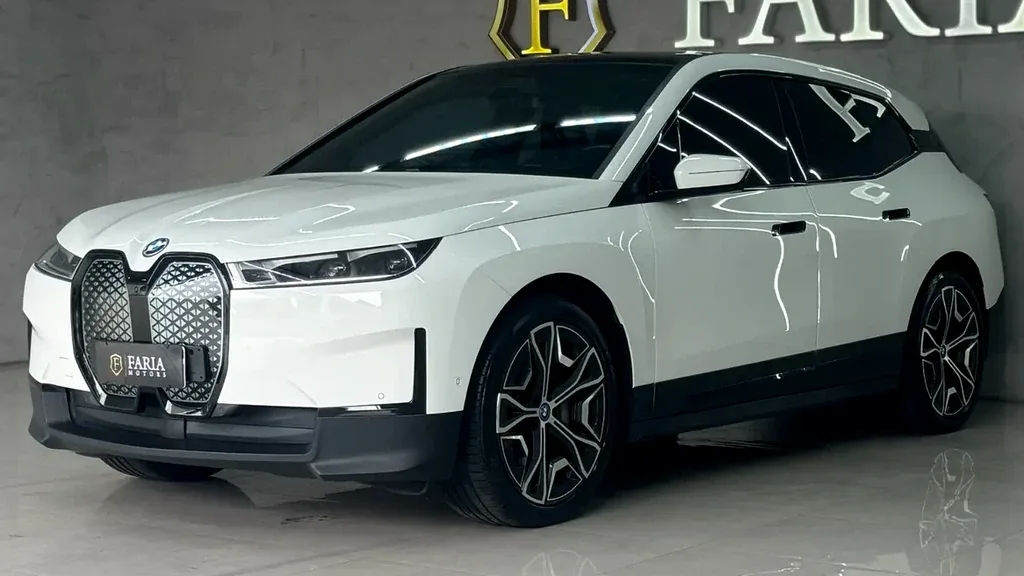 BMW Ix - Imagem 4