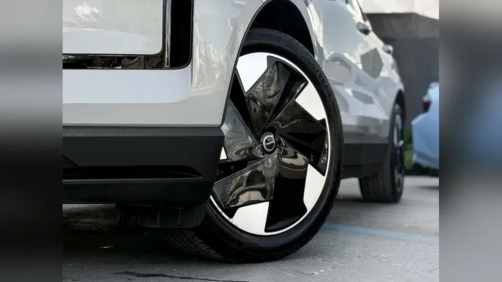 Volvo EX30 - Imagem 14