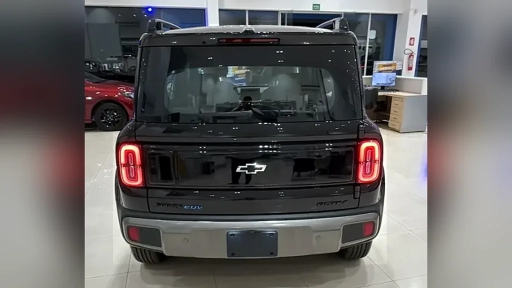 Chevrolet Spark Euv - Imagem 12