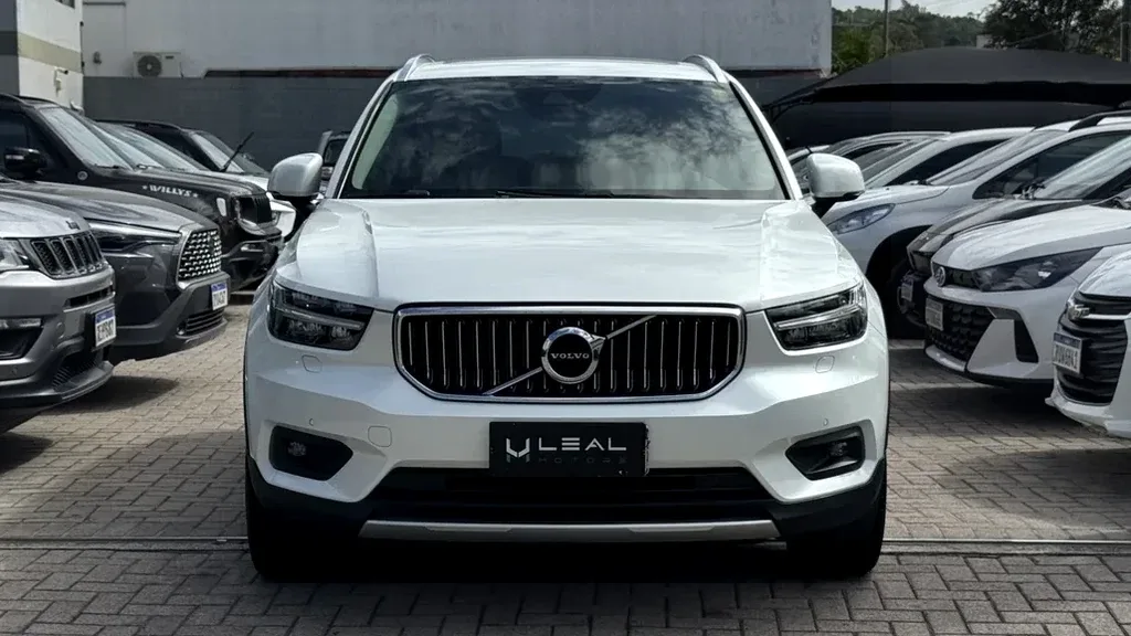 Volvo XC40 Recharge Plug-in Hybrid - Imagem 2
