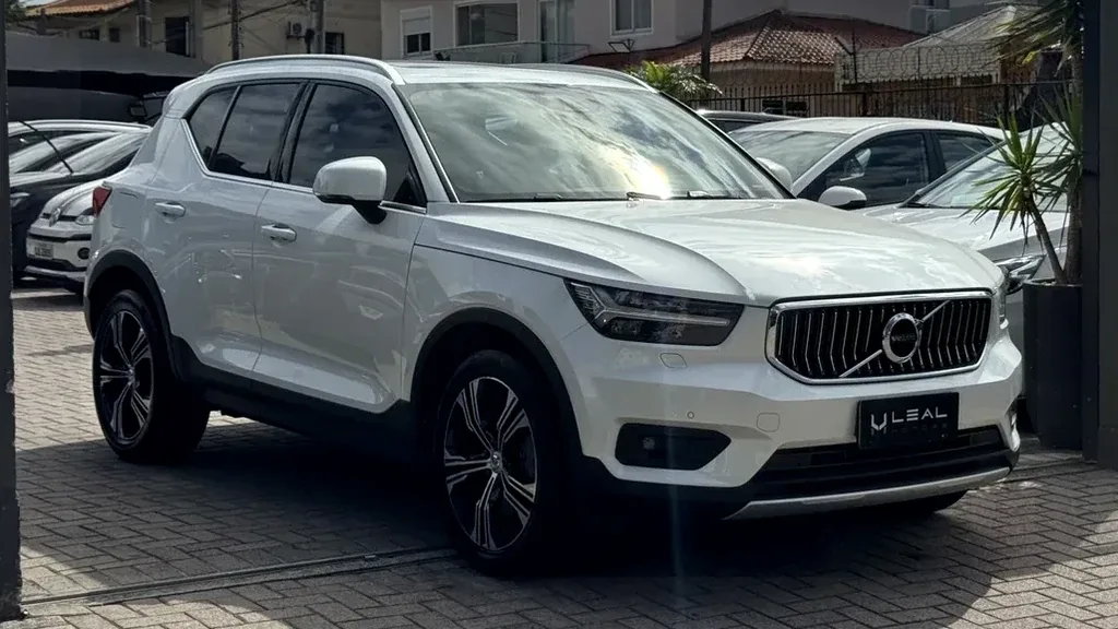 Volvo XC40 Recharge Plug-in Hybrid - Imagem 3
