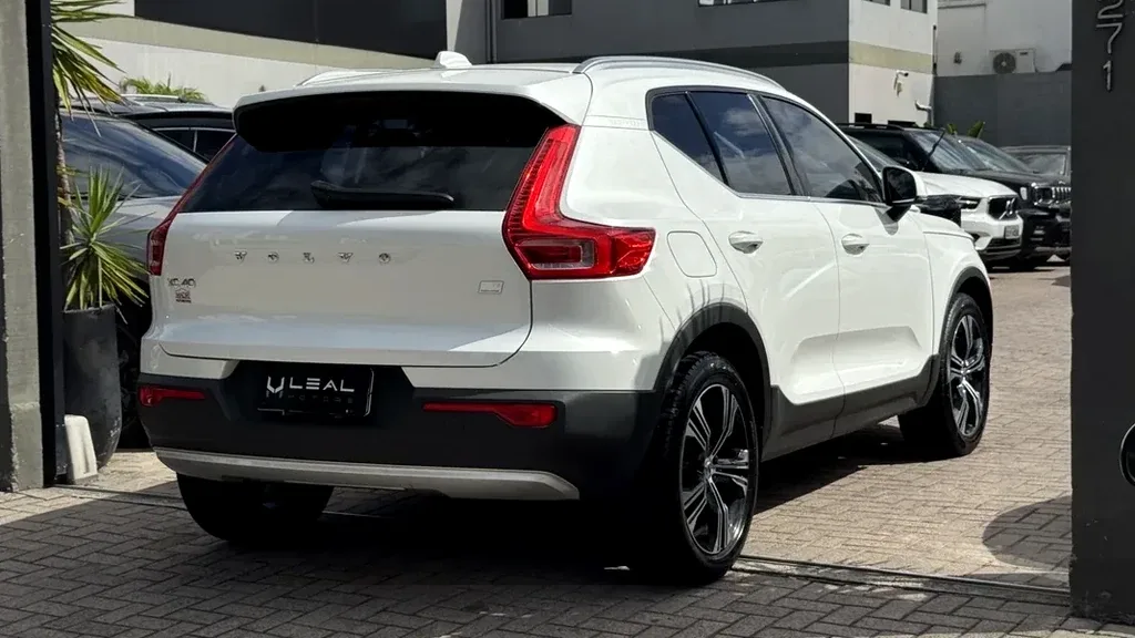 Volvo XC40 Recharge Plug-in Hybrid - Imagem 6