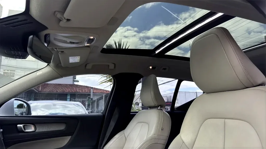 Volvo XC40 Recharge Plug-in Hybrid - Imagem 7