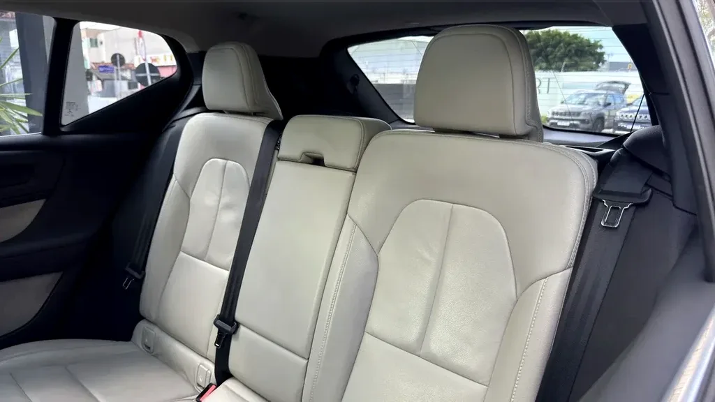 Volvo XC40 Recharge Plug-in Hybrid - Imagem 9