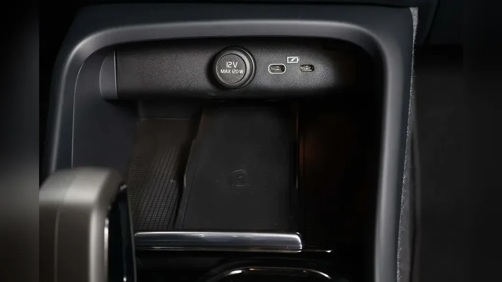 Volvo C40 Recharge - Imagem 13