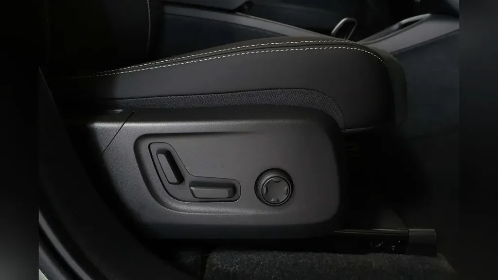 Volvo C40 Recharge - Imagem 14