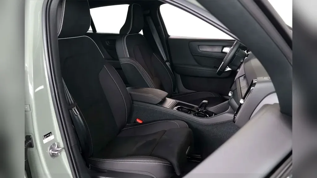 Volvo C40 Recharge - Imagem 17