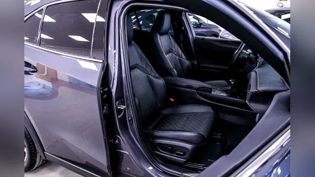 Lexus Ux 300e - Imagem 13