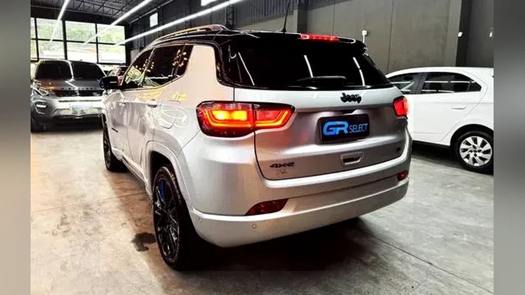 Jeep Compass 4xe Plug-in Hybrid - Imagem 6