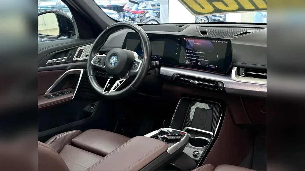 BMW IX1 - Imagem 10
