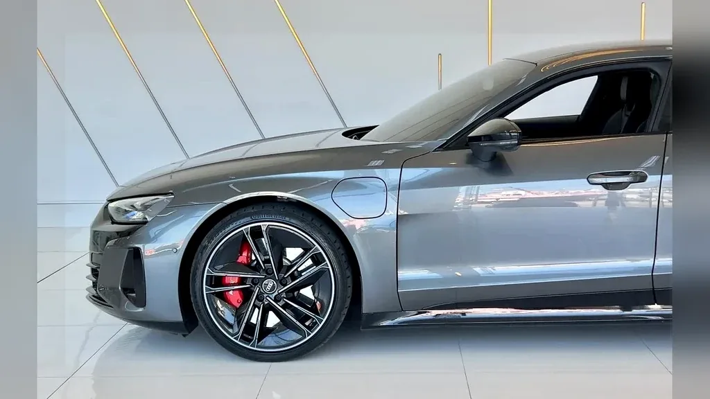 Audi E-tron  GT - Imagem 16