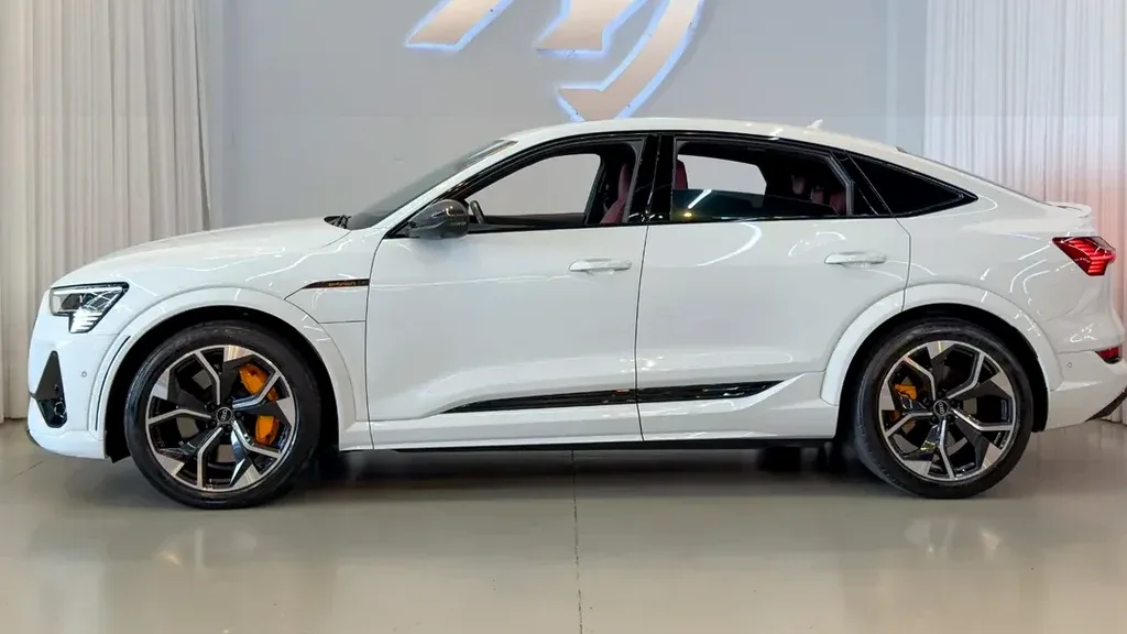 Audi E-tron S Sportback - Imagem 8