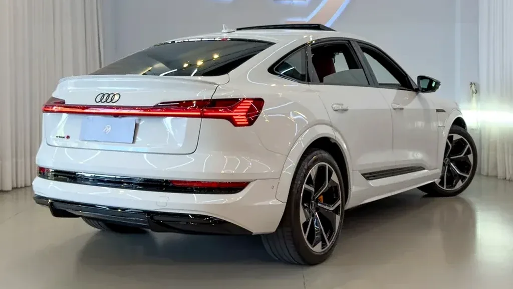 Audi E-tron S Sportback - Imagem 9