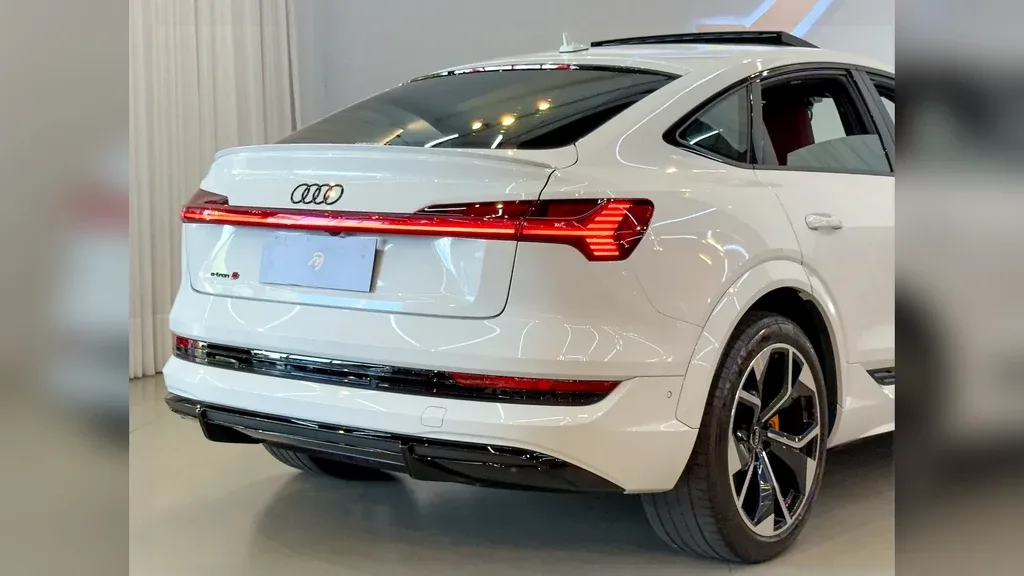 Audi E-tron S Sportback - Imagem 10