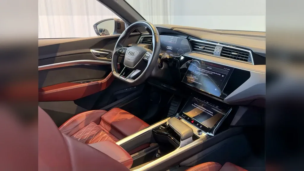 Audi E-tron S Sportback - Imagem 15
