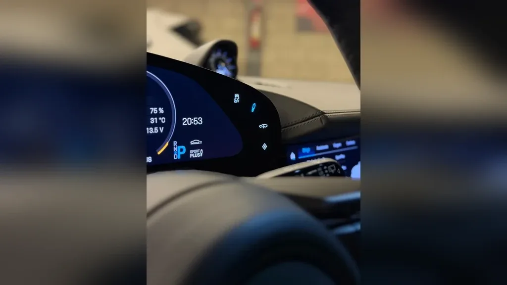 Porsche Taycan - Imagem 6