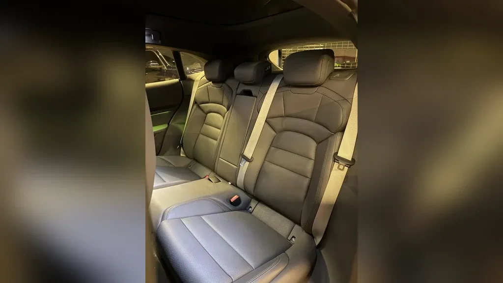 Porsche Taycan - Imagem 10