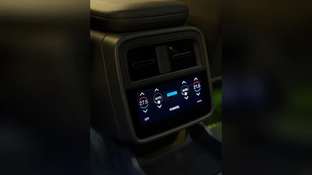 Porsche Taycan - Imagem 11