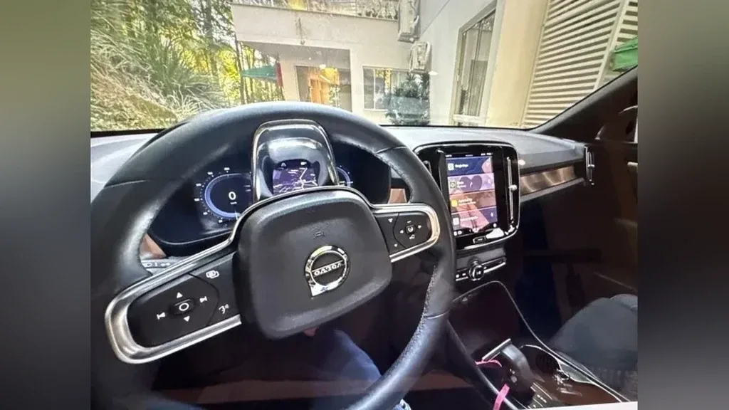 Volvo XC40 Recharge - Imagem 5