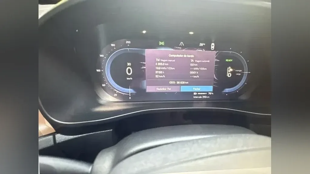 Volvo XC40 Recharge - Imagem 6