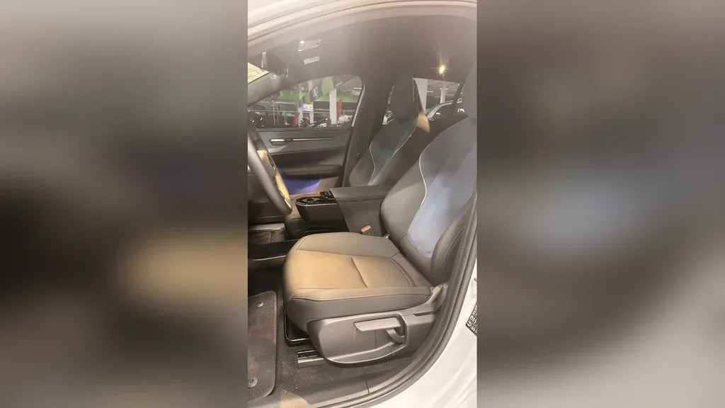 Volvo EX30 - Imagem 9